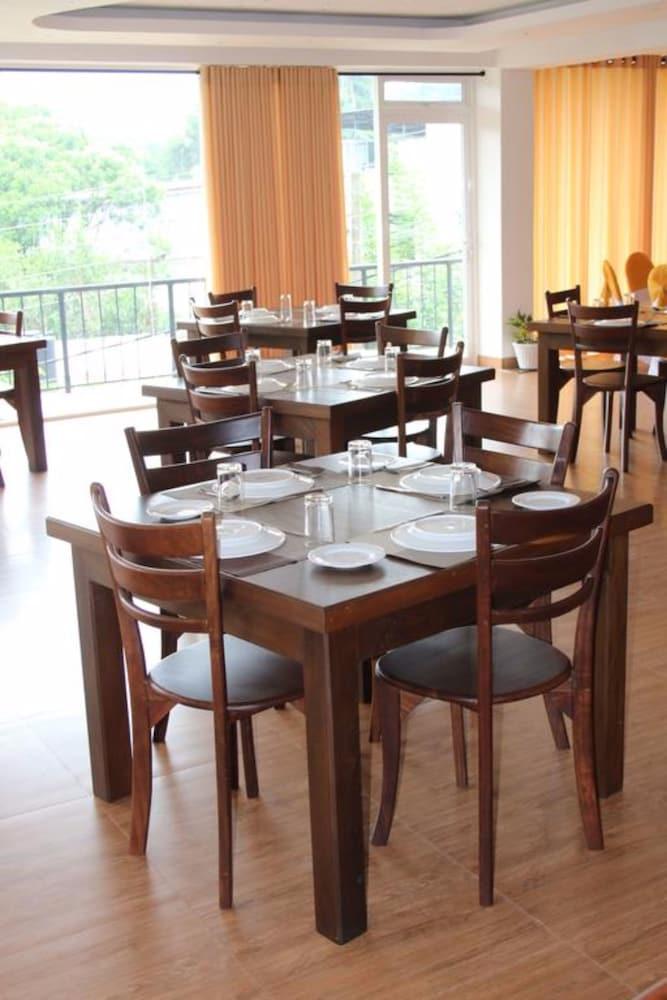 Sky View Grand Hotel Kandy Exterior photo