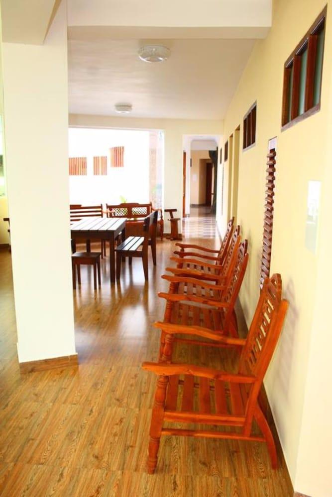 Sky View Grand Hotel Kandy Exterior photo