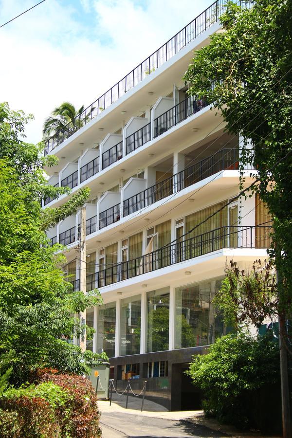 Sky View Grand Hotel Kandy Exterior photo