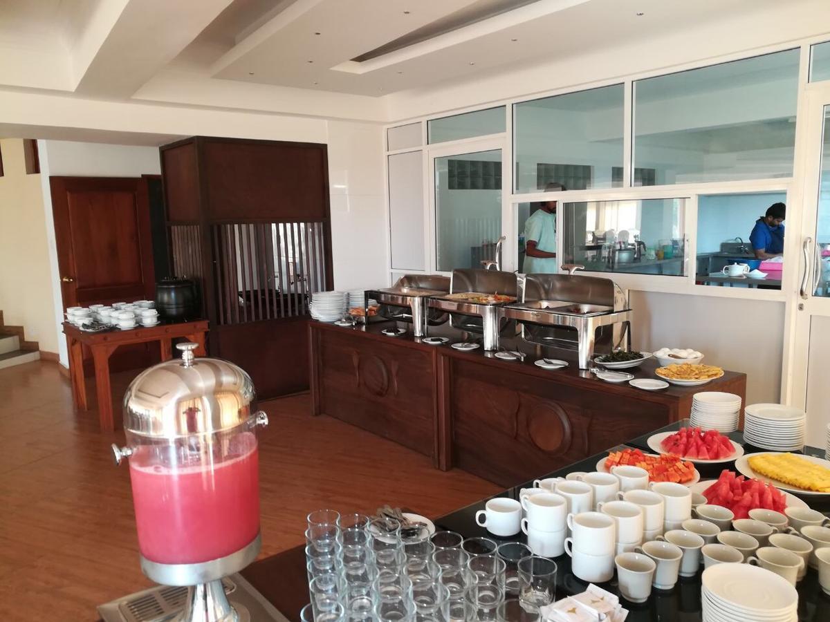 Sky View Grand Hotel Kandy Exterior photo
